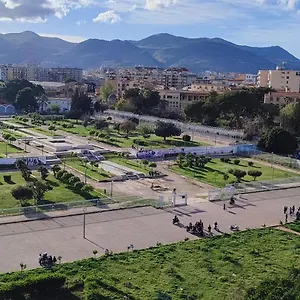 https://la-terrazza-sul-castello.palermohotels.org