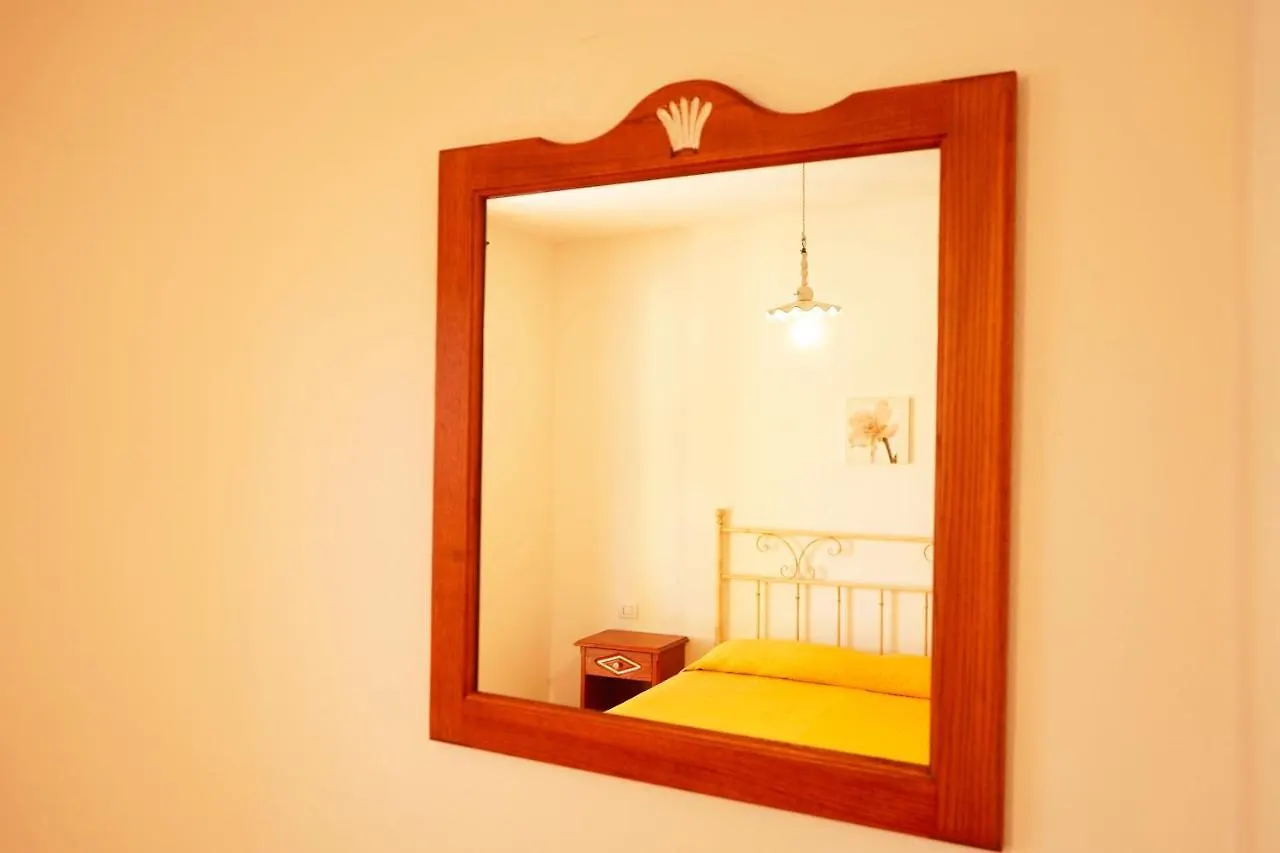 Mereu Central Apartment Villasimius 0*,